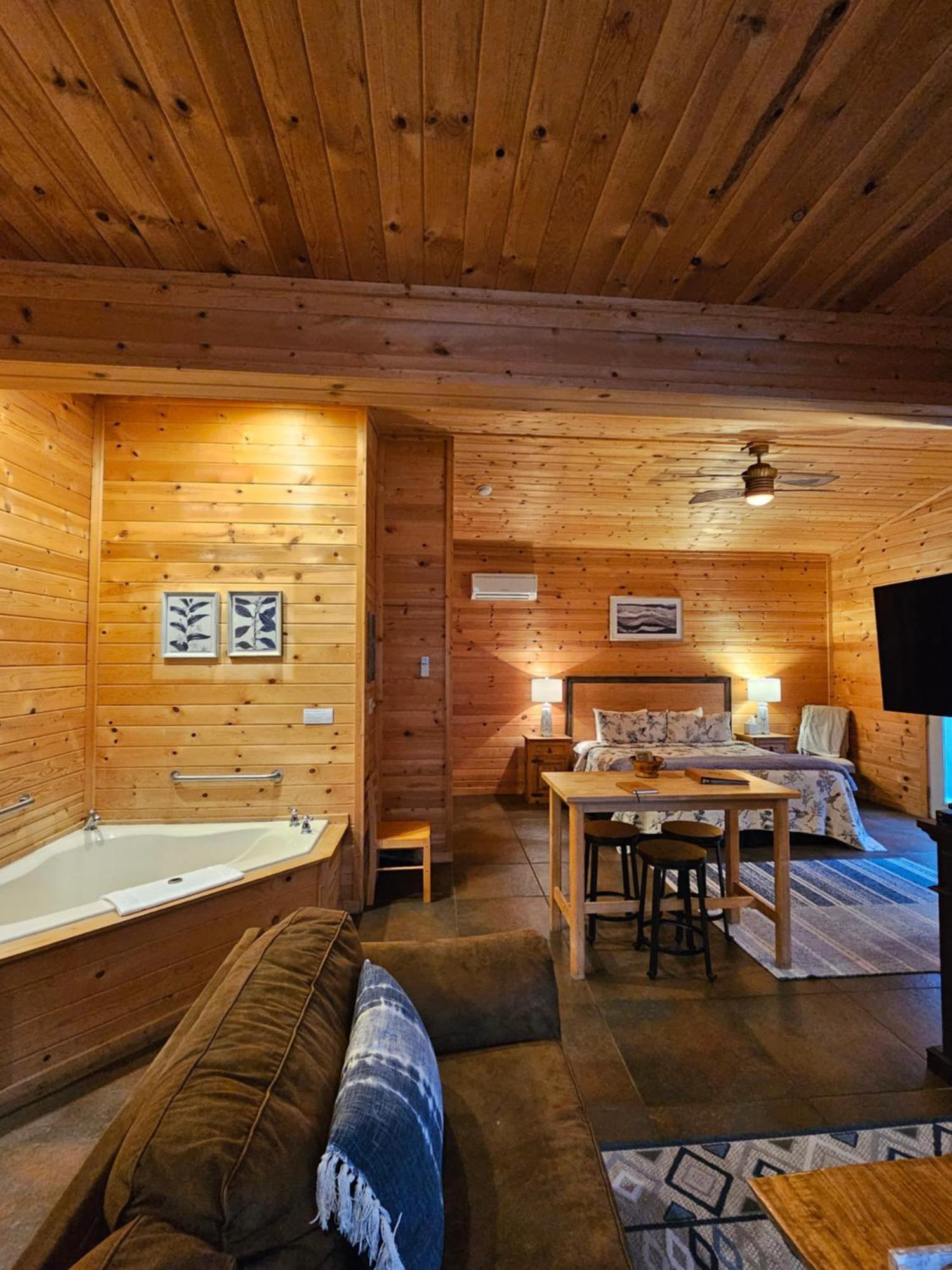 5 Min To Beaver Lake-King Bed-Fire Pit-Jetted Tub #3 Eureka Springs Kültér fotó