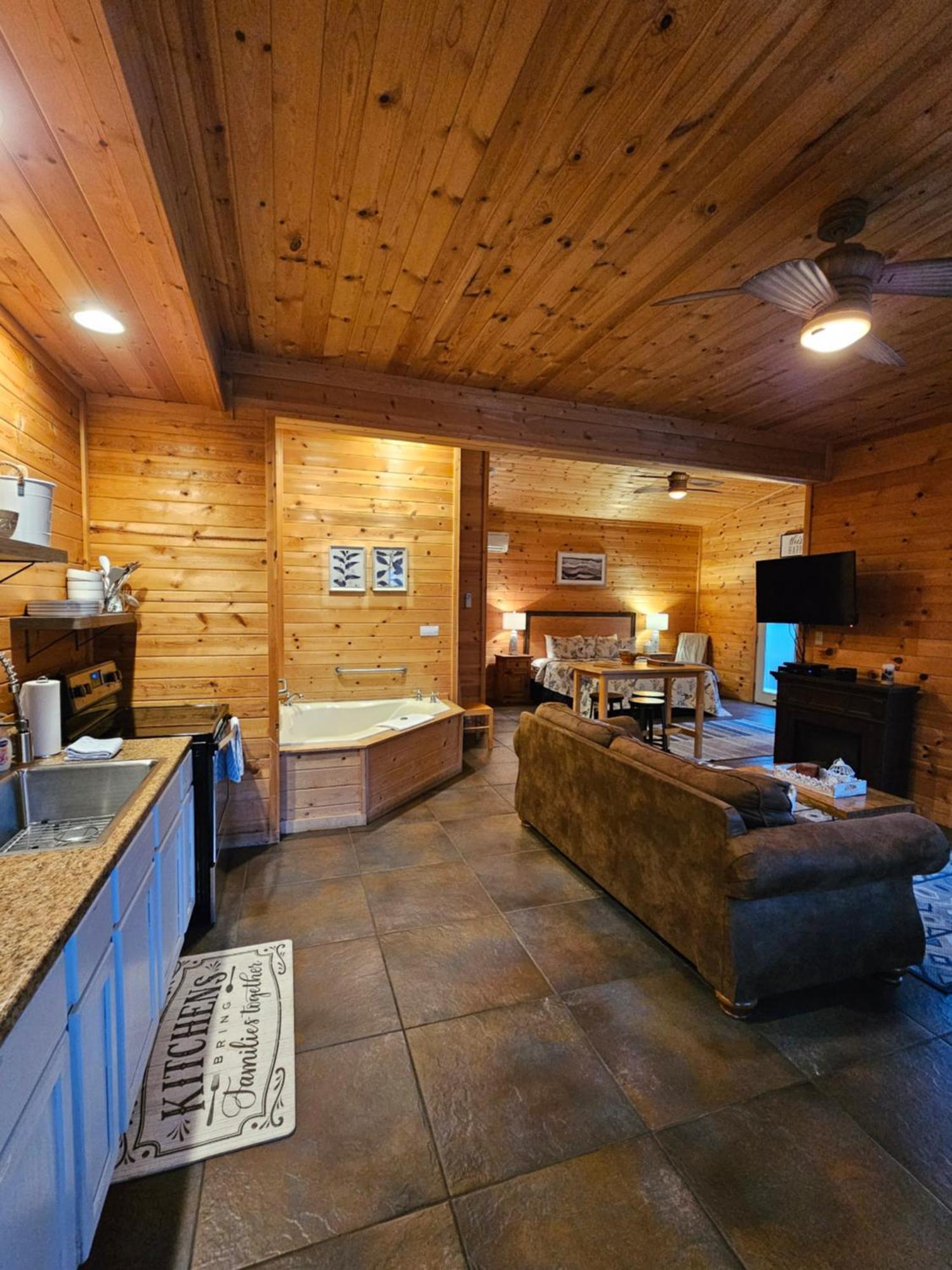 5 Min To Beaver Lake-King Bed-Fire Pit-Jetted Tub #3 Eureka Springs Kültér fotó